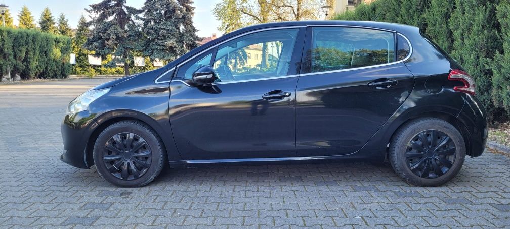 Peugeot 208 Bogate wyposażenie