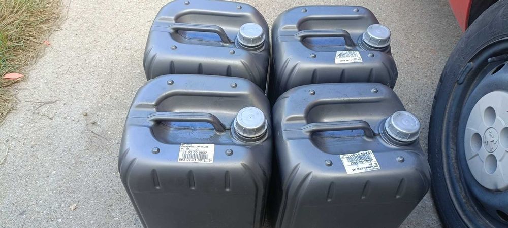 Bańki beczki 20l po oleju hydraulicznym silnikowym - oddam za darmo