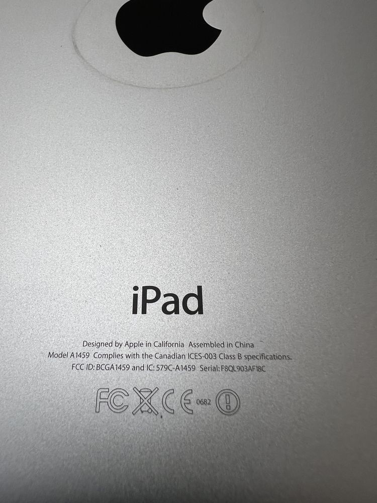 Планшет Apple iPad 4 wi-fi + LTE 64 Gb Black A1459