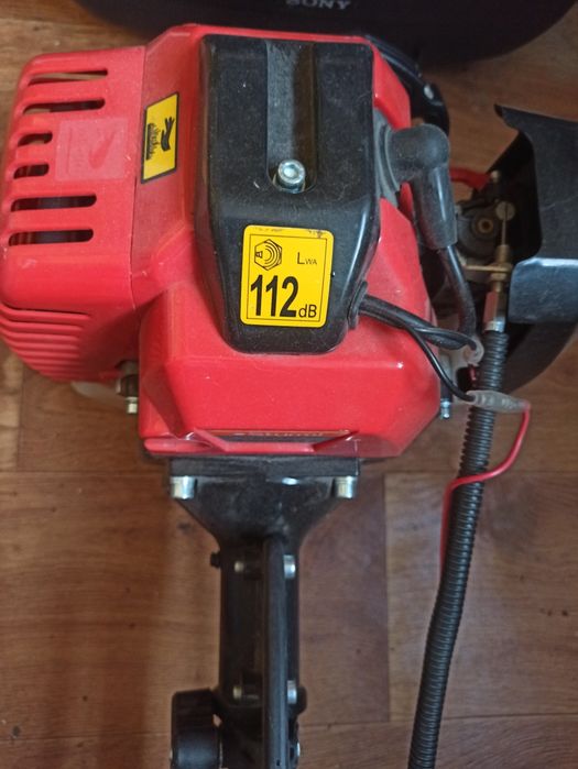 Бензокоса, бензиновий тример-кущоріз STURM! bt8952s