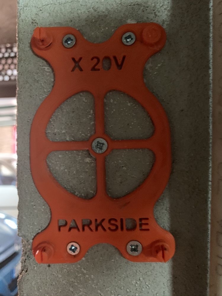 Suporte de parede para carregador Parkside X 20V