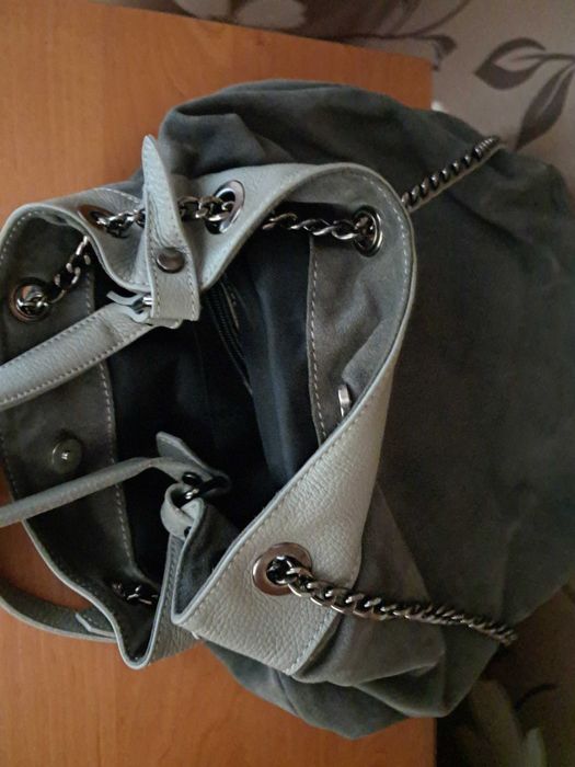 Zamszowa, szara torebka