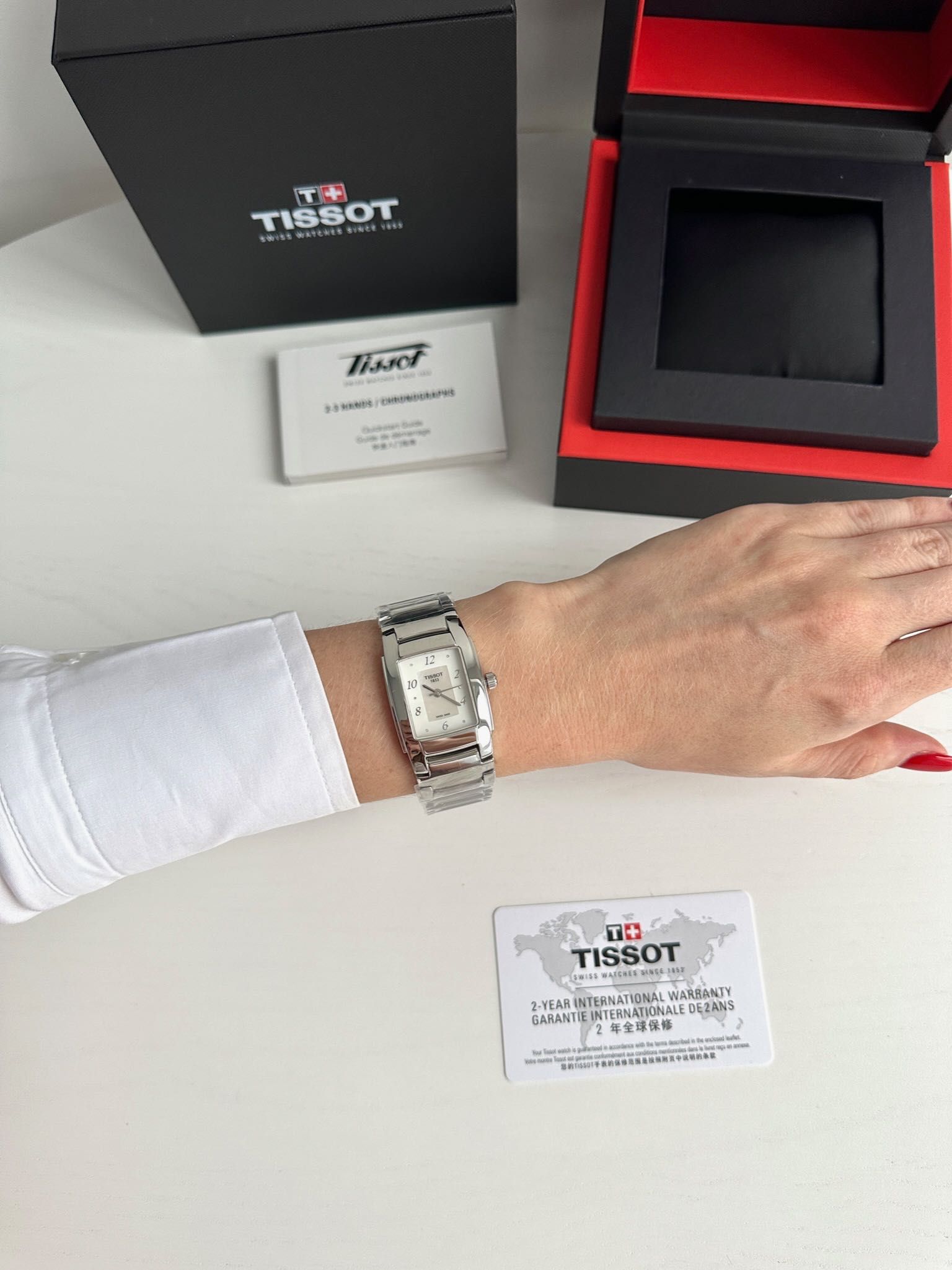 Подарунок дівчині дружині Tissot жіночий годинник женские часы подарок