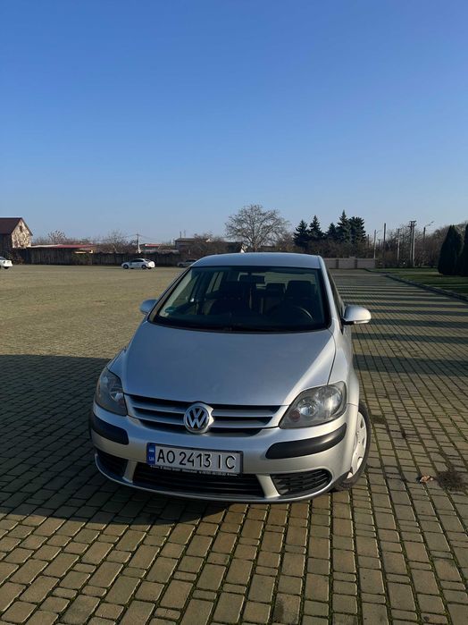 Volkswagen Golf Plus 1.6 МКПП (6-ступка)