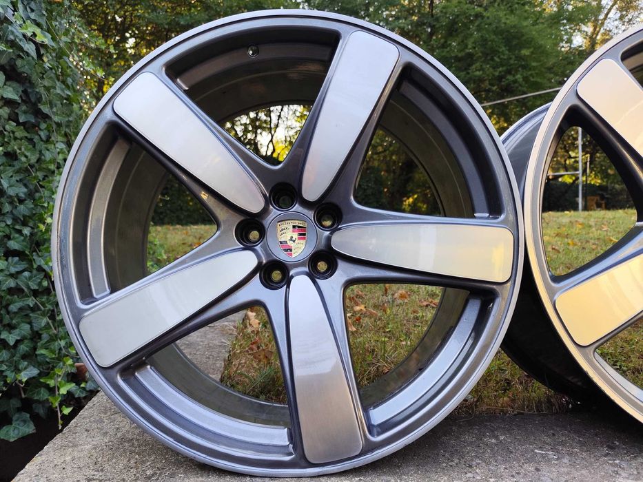Porsche Macan Felgi 21 Przód 9Jx21 ET26 Tył 10Jx21 ET19 5x112