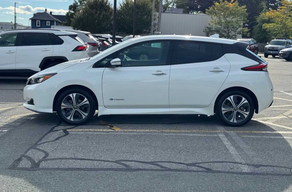 Nissan LEAF      2019