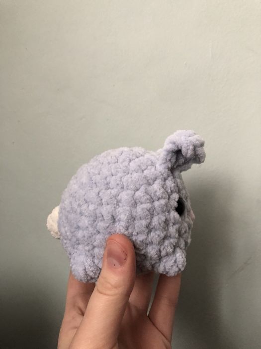 Większy pluszowy królik na szydełku - jasnoszary