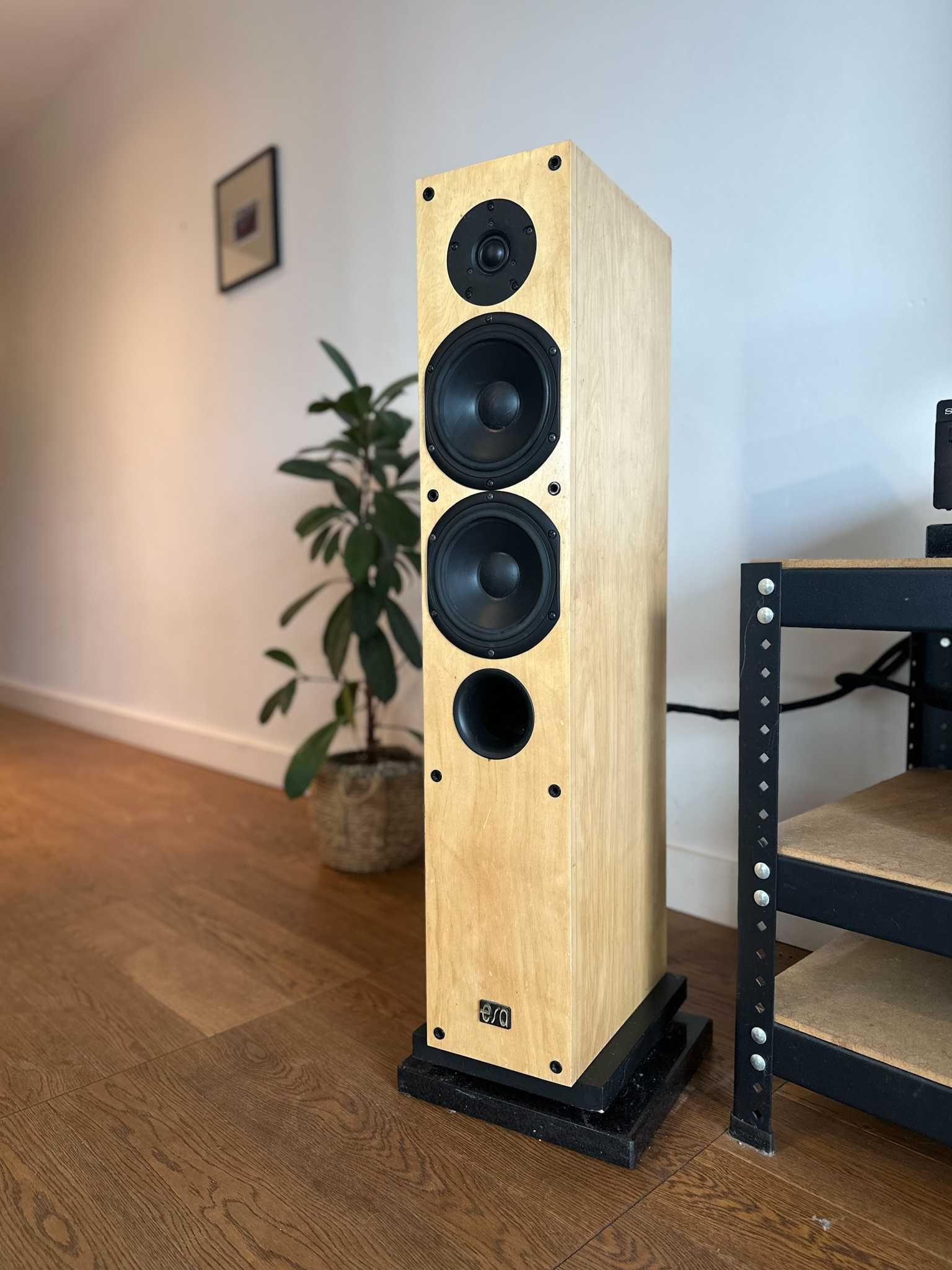ESA VIVACE 2 - solidne Hi-Fi + cokoły granitowe