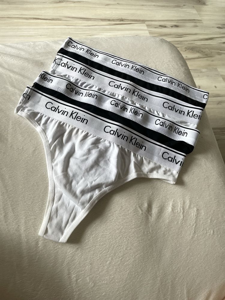 Majtki stringi damskie calvin klein zestaw białe i czarne