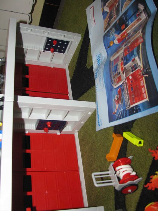 Remiza straż pożarna playmobil z wyposażeniem helikopter fire station