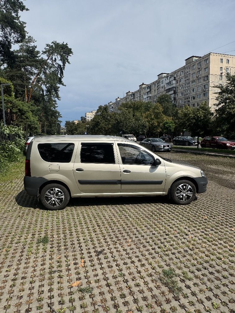 Renault Dacia Logan MCV 2012
