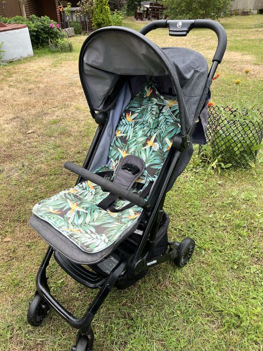 Wózek spacerowy lekki dla dziecka easywalker