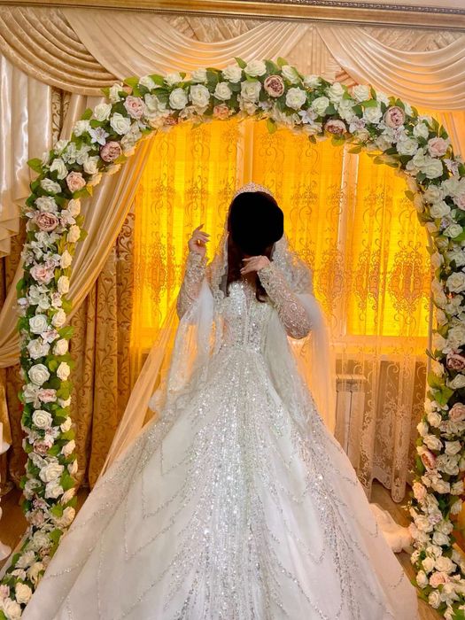 Продам неймовірну весільну сукню +фату