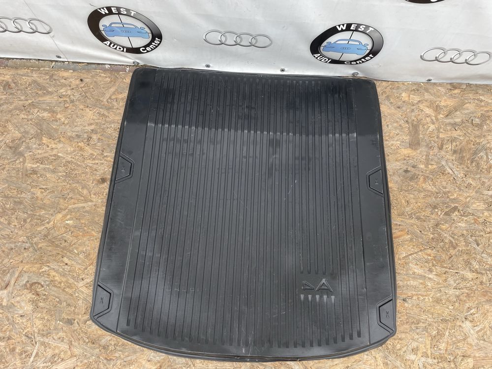 8w5.061.180 Audi A4 B9 Коврик Задній В багажник Резиновий