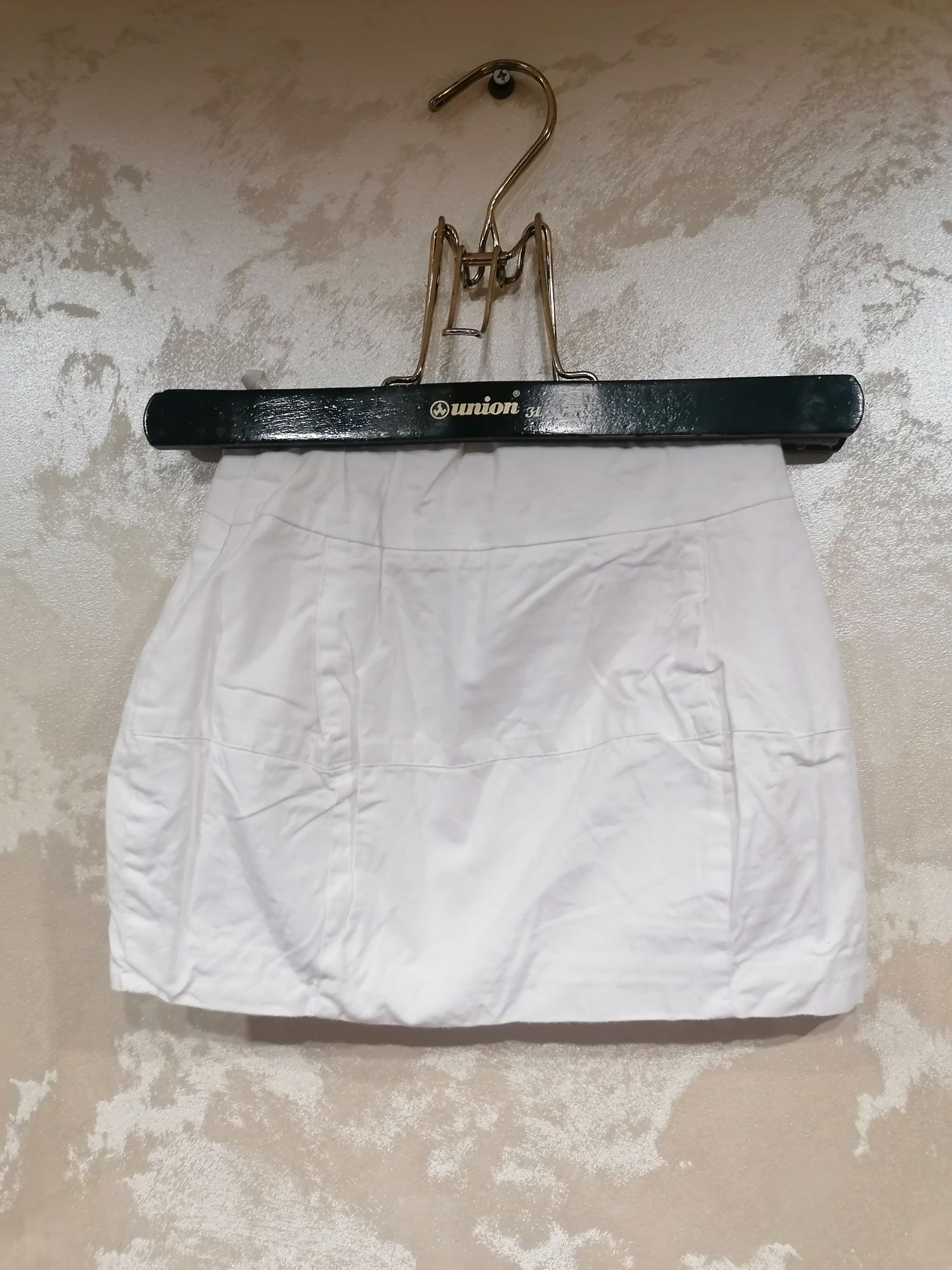 Biała spódniczka marki Wójcik rozmiar 110