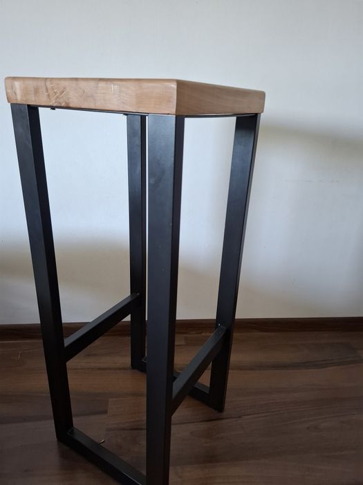 Krzesła hokery do baru