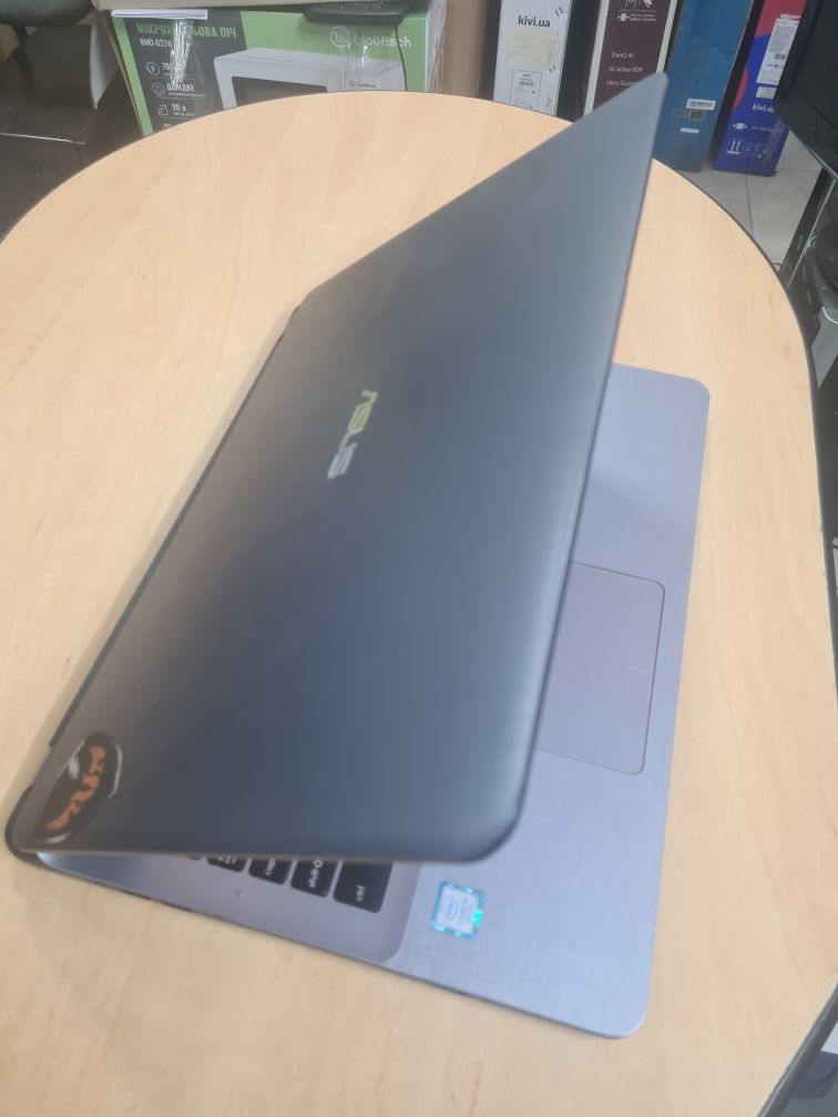 Ноутбук Asus x507 i3 7го,12gb ddr4,ssd,hdd500