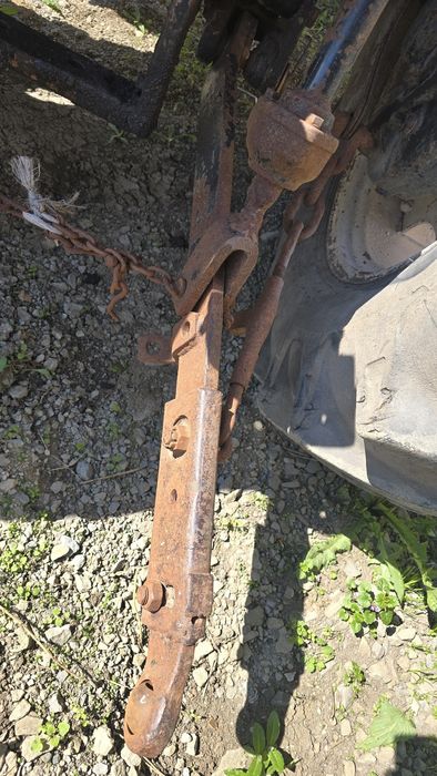 Ramie podnośnika zetor 7211 i 6211. 7245 silnik zwolnica kolo zwrotnic