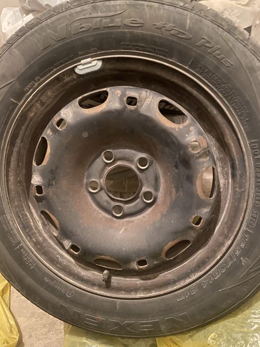 Koła stalowe z oponami 165/70 R14