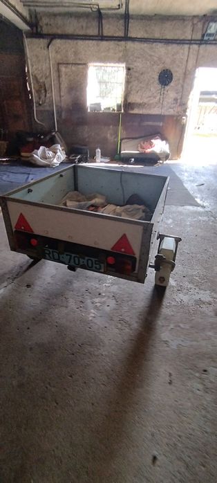 Reboque desmontável