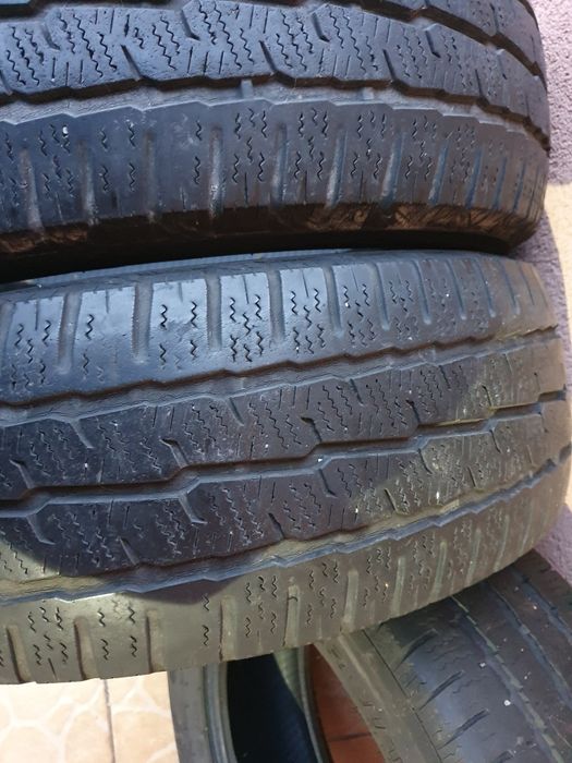 Opony zimowe 215 65 R 16 C do busa