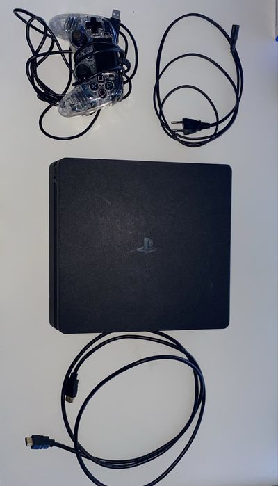 PS4 Slim + Jogos e Acessórios - Ótimo Estado