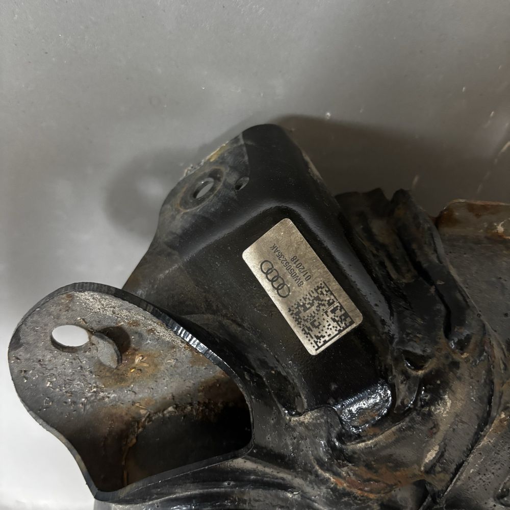 8w0505235ak Подрамник задний балка подушка Audi A4 B9 8W quattro