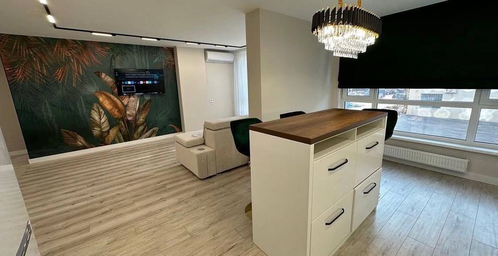 Оренда дизайнерської 1 км квартири в самому центрі міста