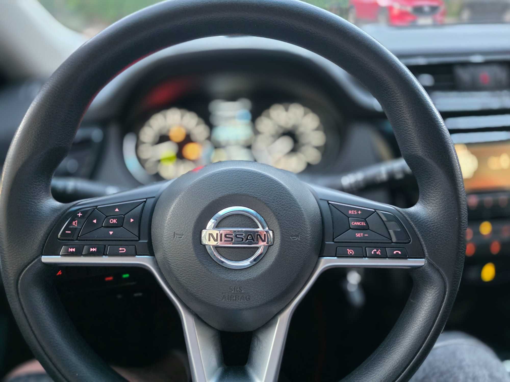 Nissan Rogue 2017, 2.5л передний привод
