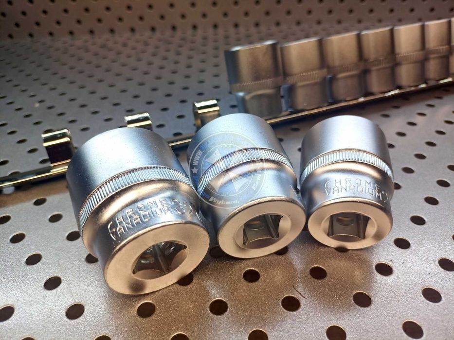 Zestaw nasadek 12-kątnych 1/2" 8 - 32 mm 16-el. Cr-V klucze nasadowe