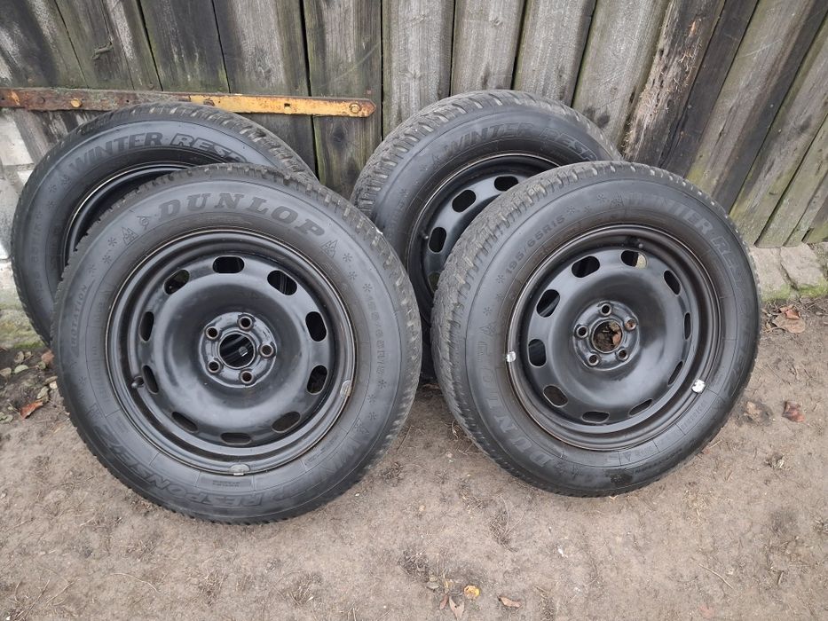 Opony zimowe Dunlop felgami stalowymi 5x100 mm 195/65 R15