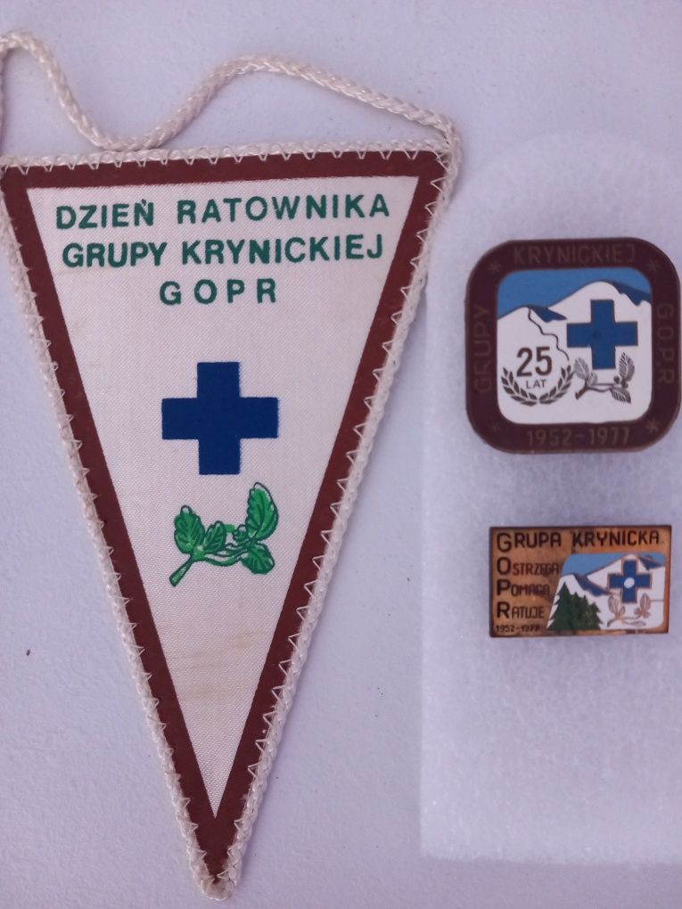 25 lat Grupy Krynickiej GOPR unikalny proporczyk i odznaki z 1977