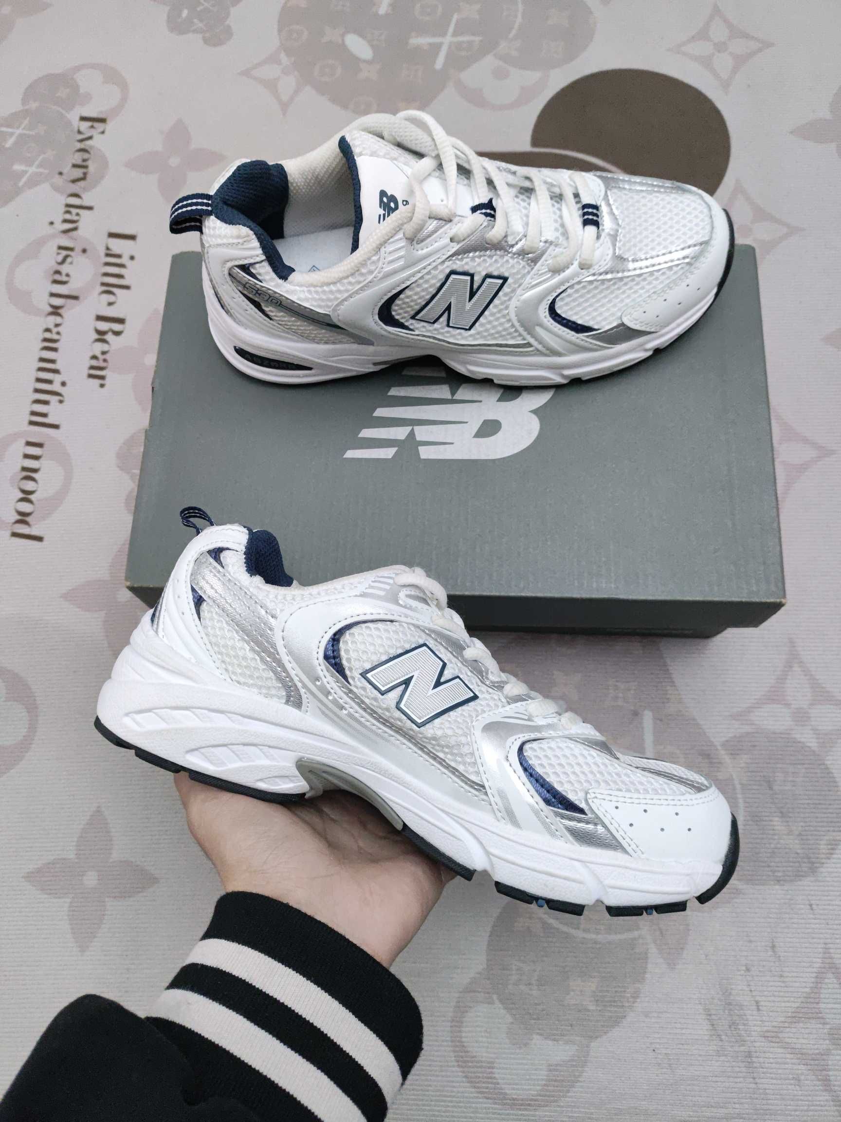 New Balance 530 White Silver Navy EU 40