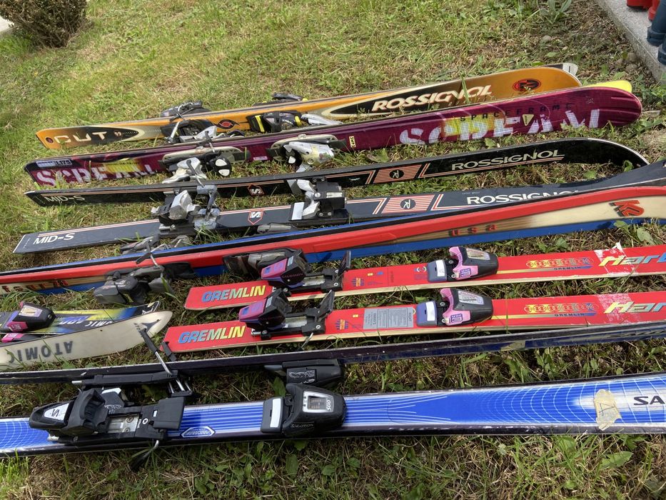 Лижі гірські, палиці та черевики до лиж