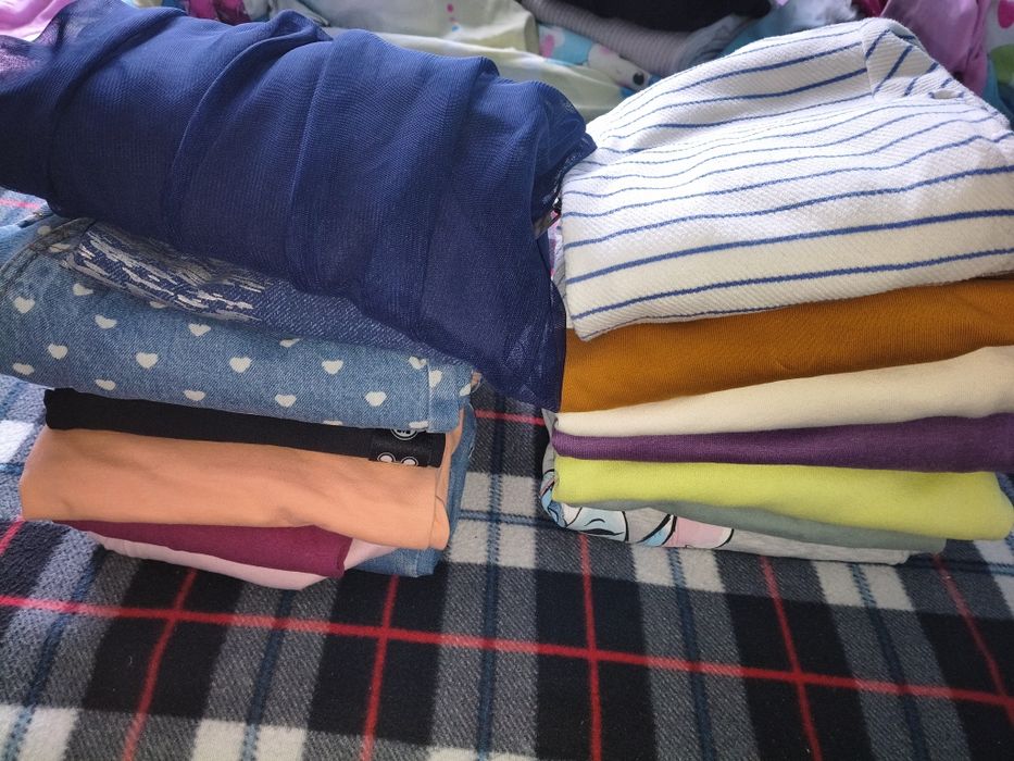 Paka dla dziewczynki, bluzy, spodnie 152