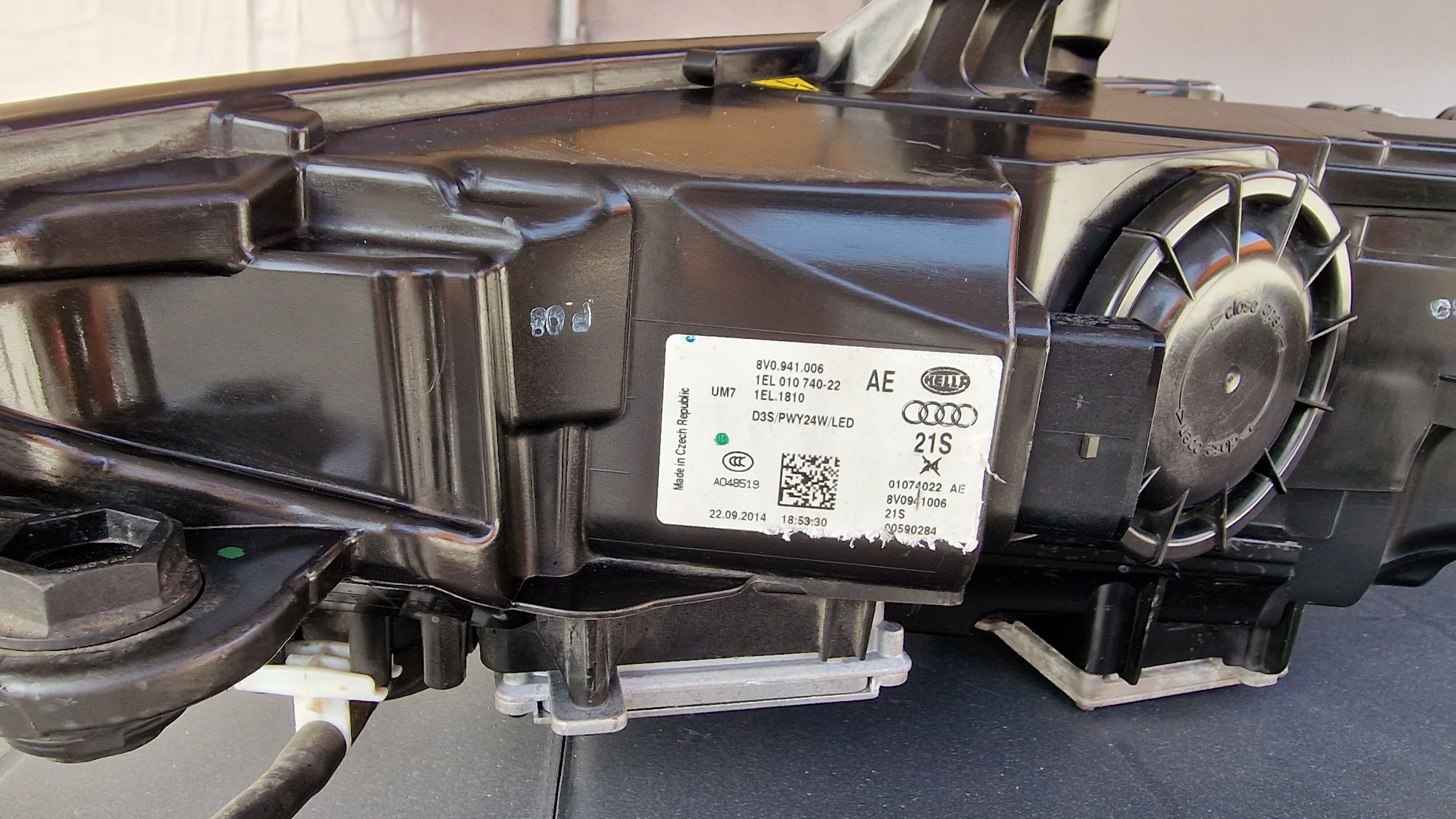Faróis originais Audi A3 8V Xénon