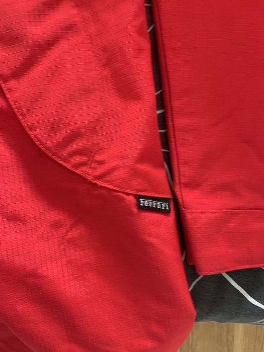 Parka Impermeável Ferrari (com capuz) - Produto Oficial Novo
