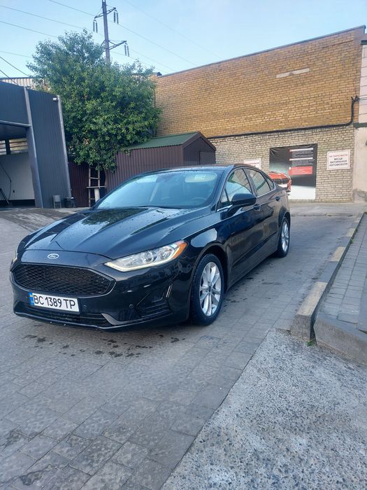 Оренда авто Форд Фьюжн