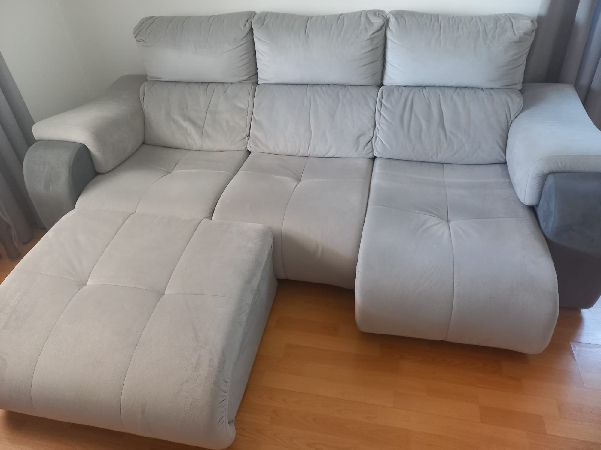 Sofá com Chaise Longue