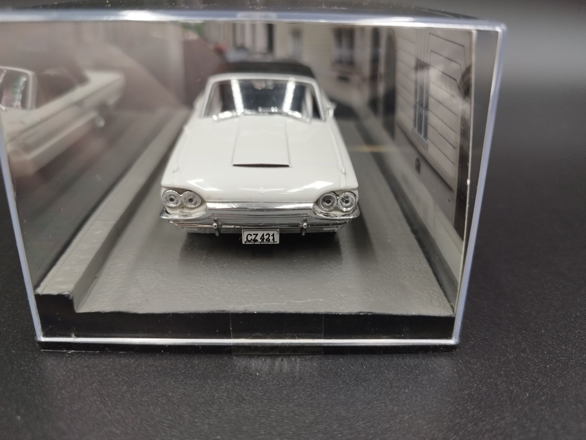 1:43 Altaya James Bond 007 Ford Thunderbird model