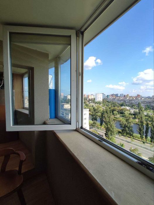 2-к. Русанівка, вул. Ентузіастів з видом на канал