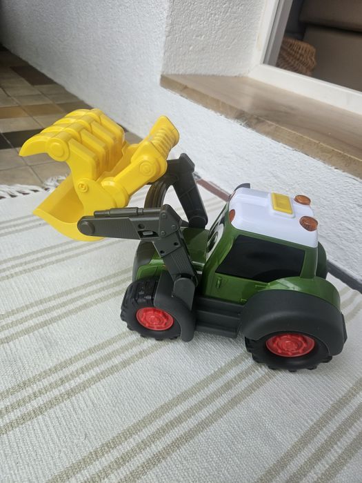 Happy Fendt-leśny traktor dźwięki i światełka Dickie toys
traktor