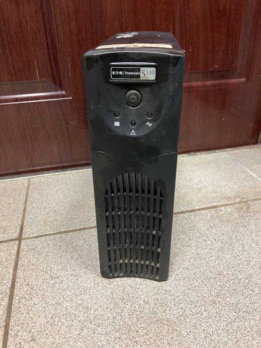 ДБЖ Eaton 5110 500 VA (300 Вт) — робочий безперебійник, з батареєю!