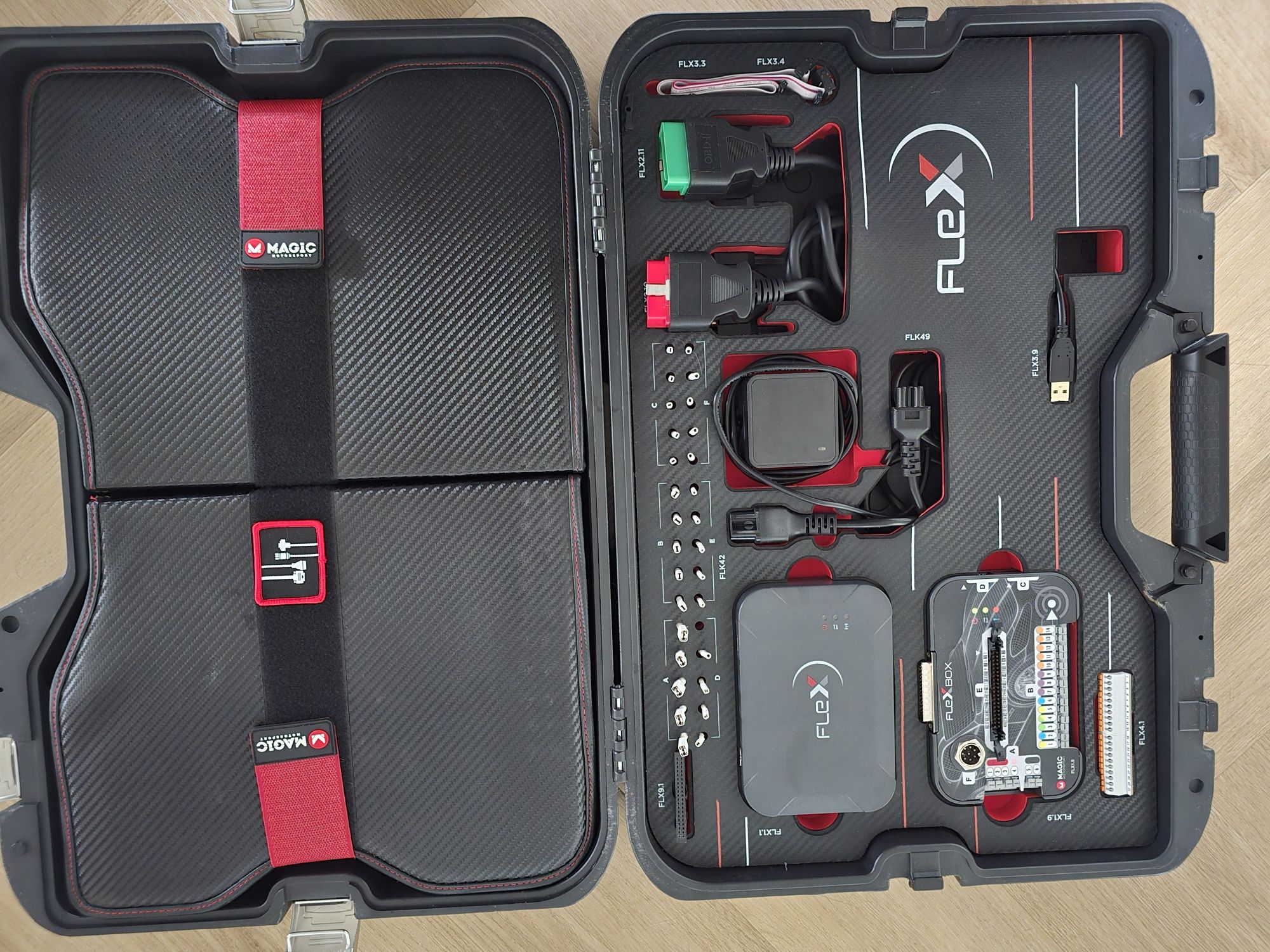 Magic Motorsport Flex Master Full + walizka + Kable FlexBo