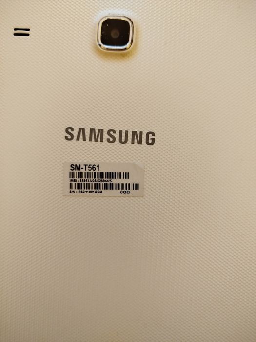 Планшет Samsung Galaxy Tab E SM-T561