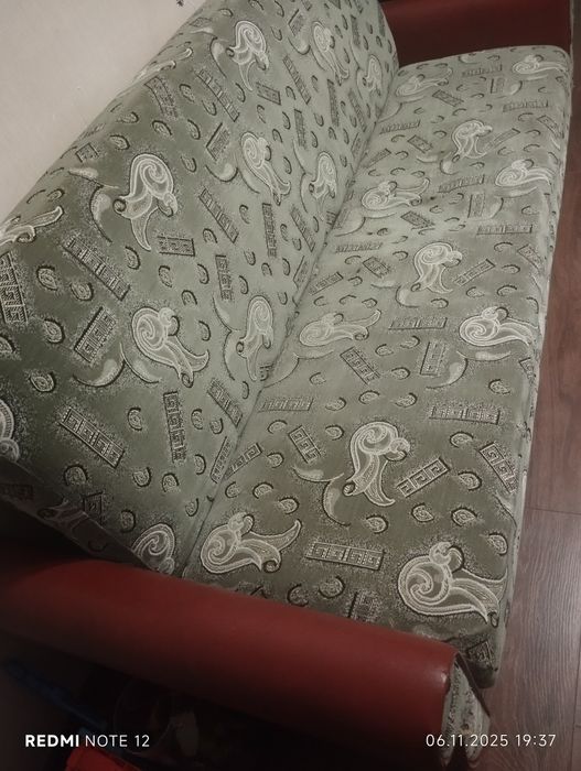 Продам диван книжку