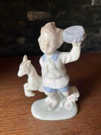 Chłopiec i koń porcelanowa figurka