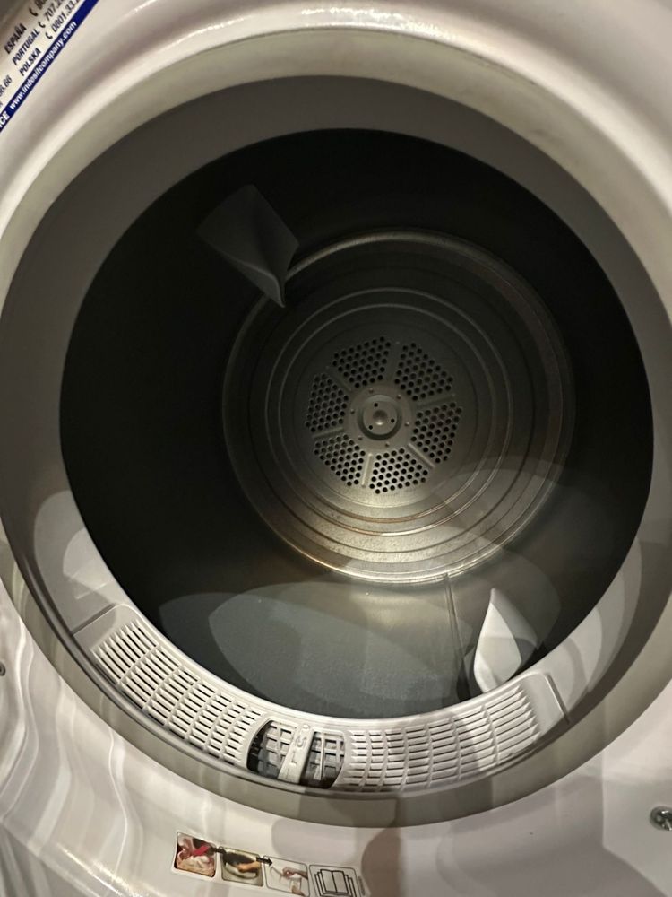 Indesit IDVA 835EU Szuszarka kondensacyjna