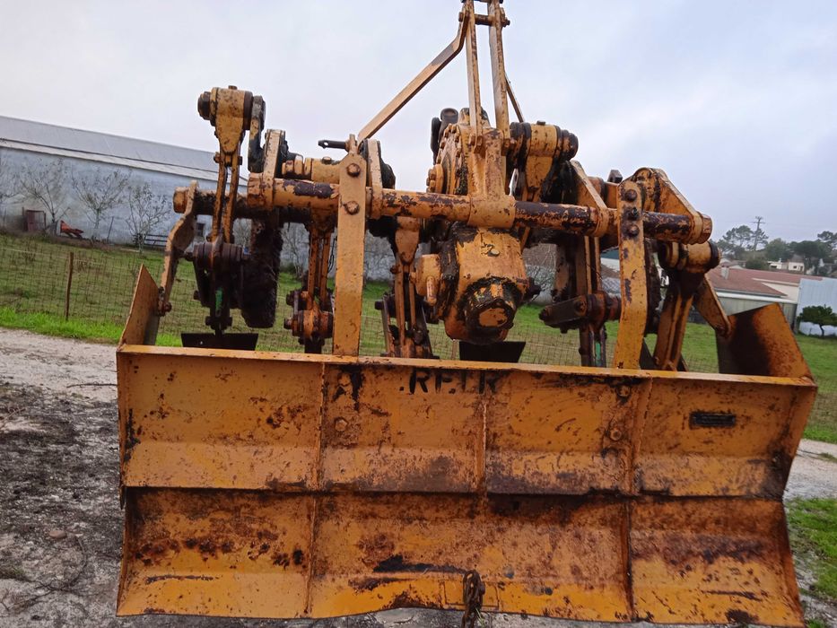 Cavadeira para trator de 1 metro e 40