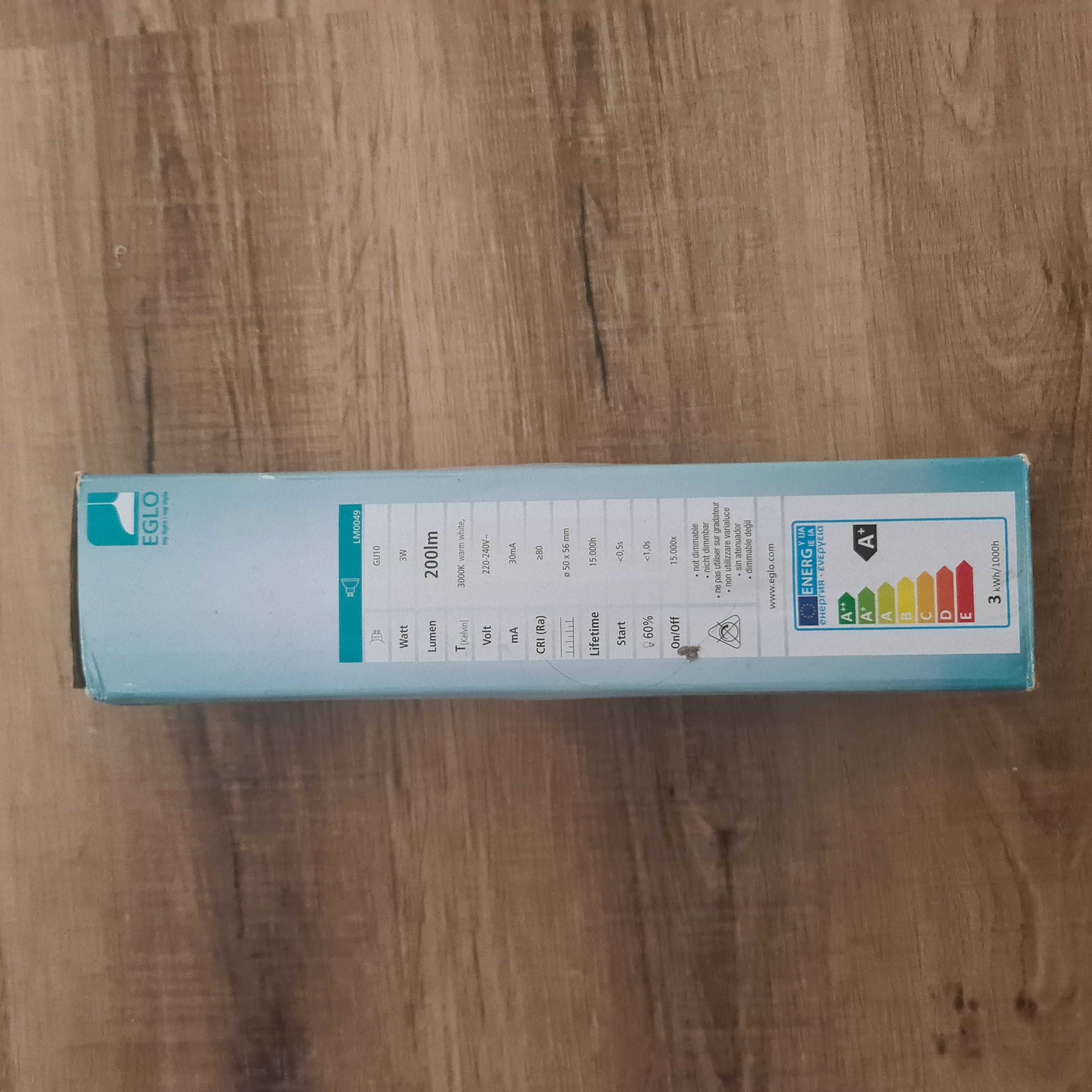 Candeeiro com 2 lâmpadas Led incluídas - Novo